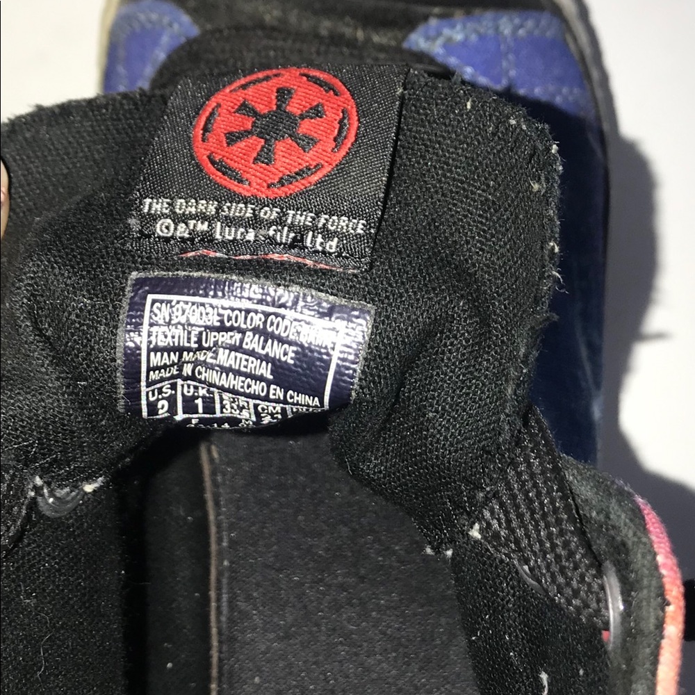 Star Wars “jagged” Darth Vader high-top sneaker - Picture 5 of 6